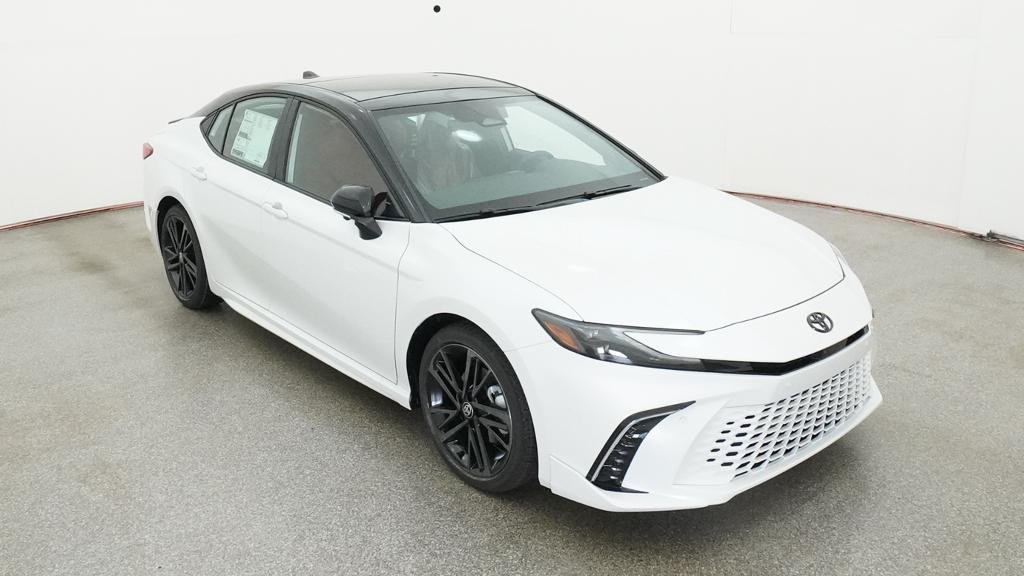 New 2026 Wind Chill Pearl with Midnight Black Metallic roof Toyota XSE image 10
