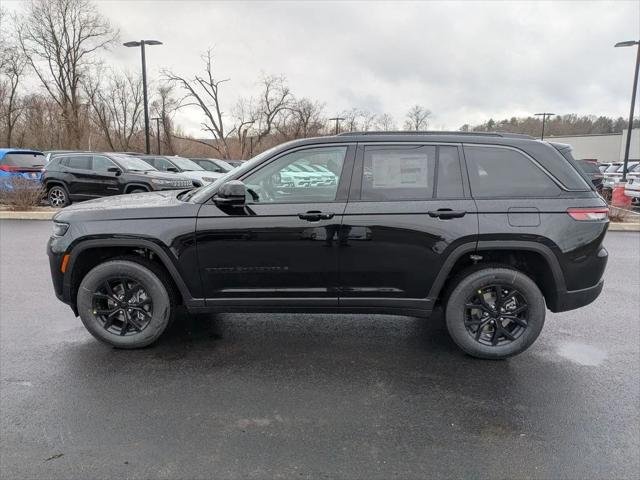 New 2026 Diamond Black Crystal Pearl-Coat Exterior Paint Jeep Altitude image 5