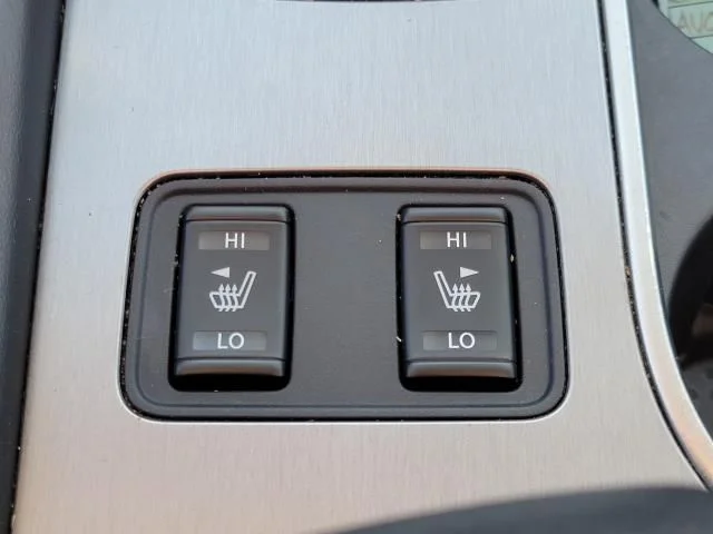 Used 2023  Nissan SL image 32