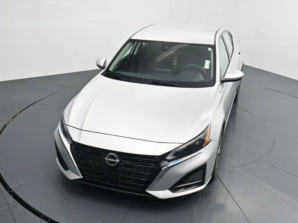 Used 2024 Silver Nissan 2.5 SV image 22