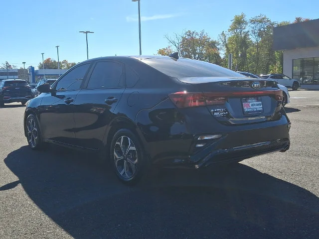 Used 2019 Black Kia LXS image 5