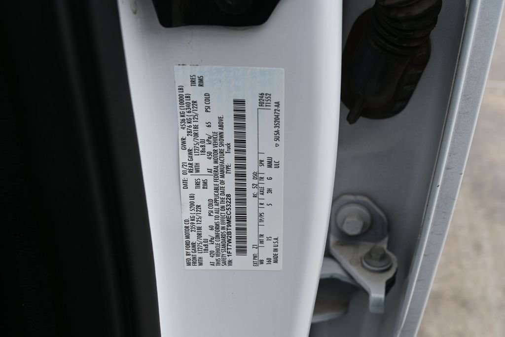 Used 2021 White Ford XL image 9
