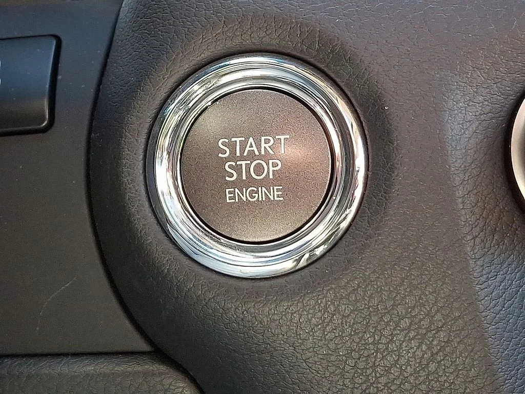 Used 2020 Silver Lexus 350 image 21