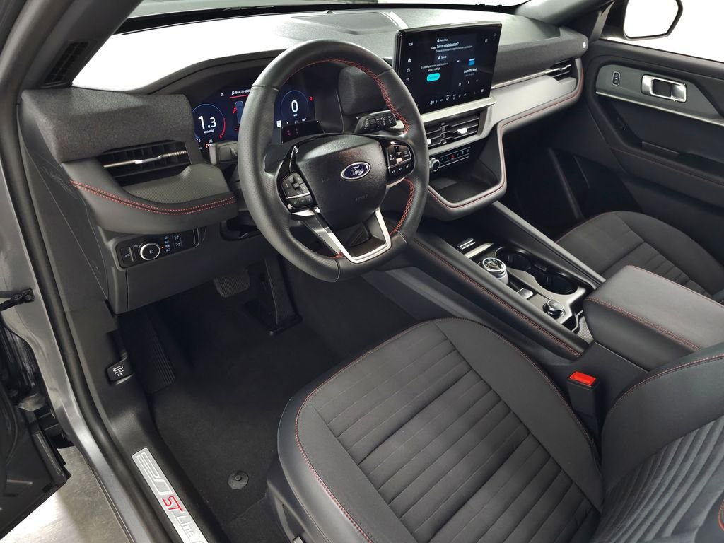 Used 2025 Gray Metallic Ford ST-Line image 17