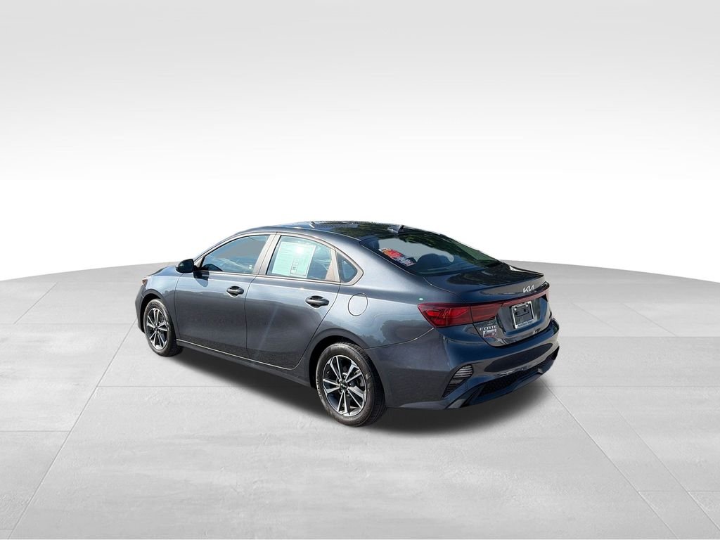 Used 2024 Gray Kia LXS image 4