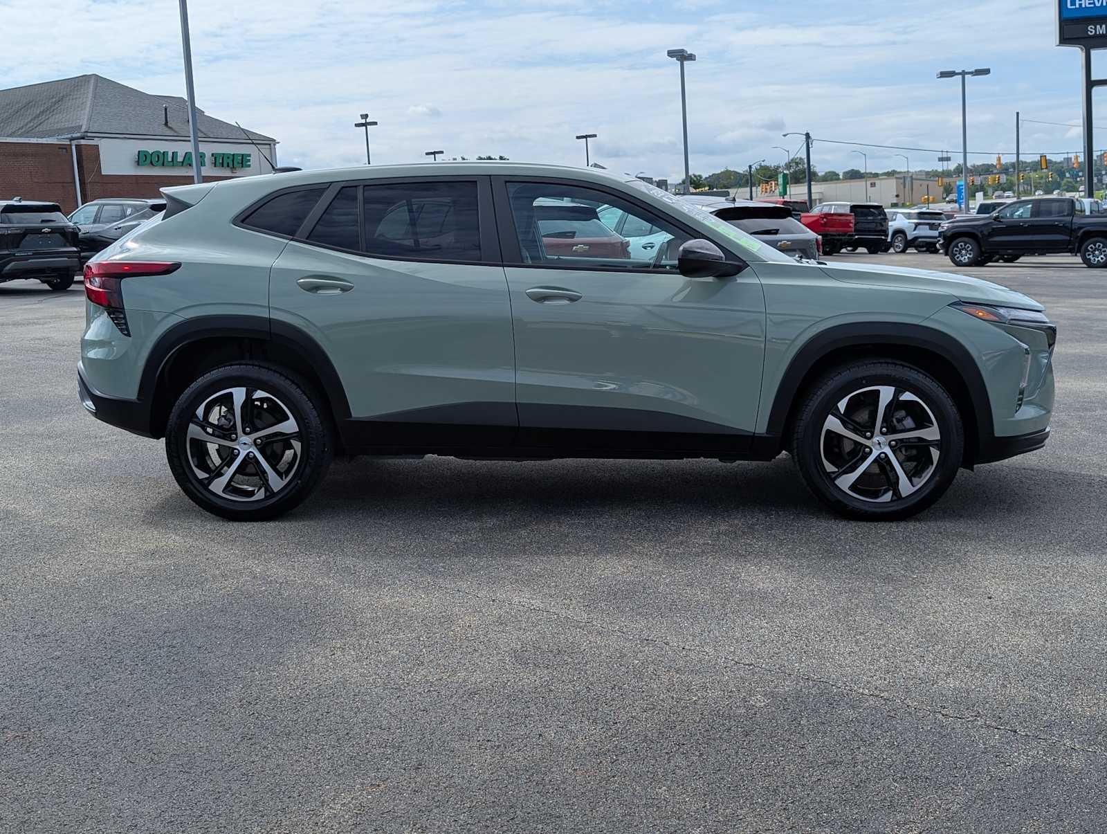 Certified Used 2024 Cacti Green Chevrolet 1RS image 7