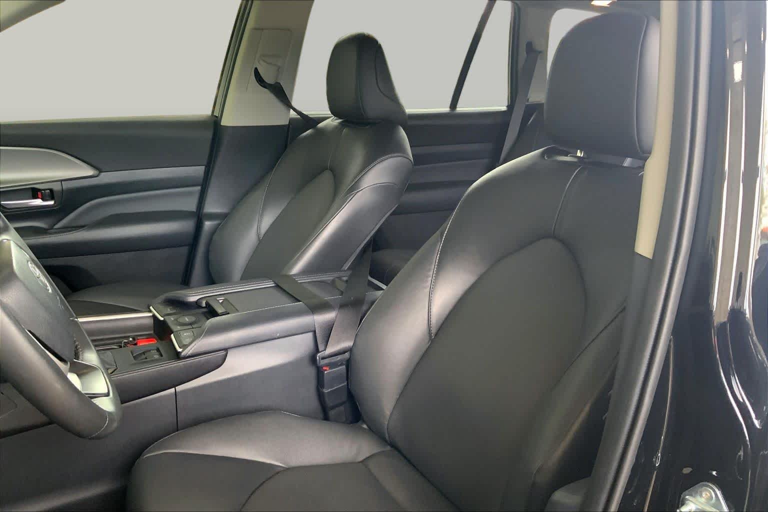 Used 2024 Midnight Black Metallic Toyota XLE image 8