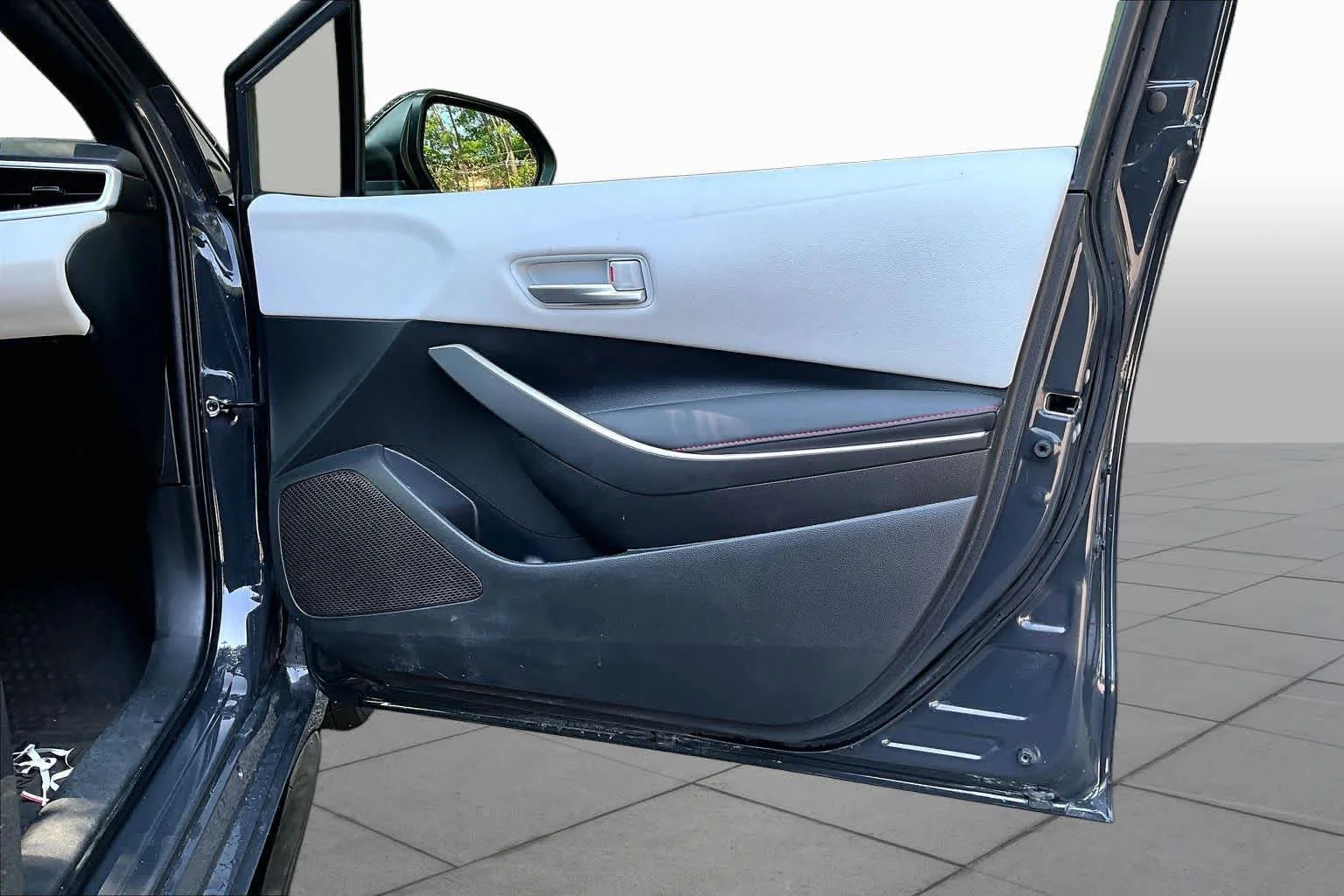 Used 2025 Underground Toyota Hybrid SE image 21