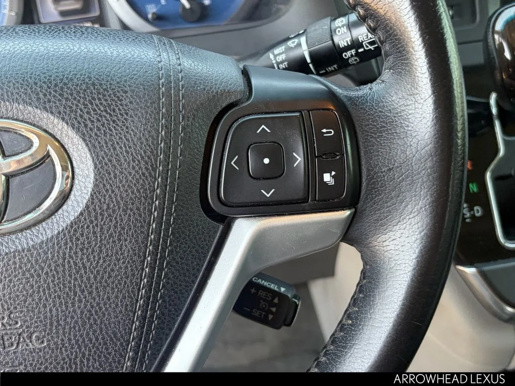 Used 2015 Gray Toyota XLE image 14