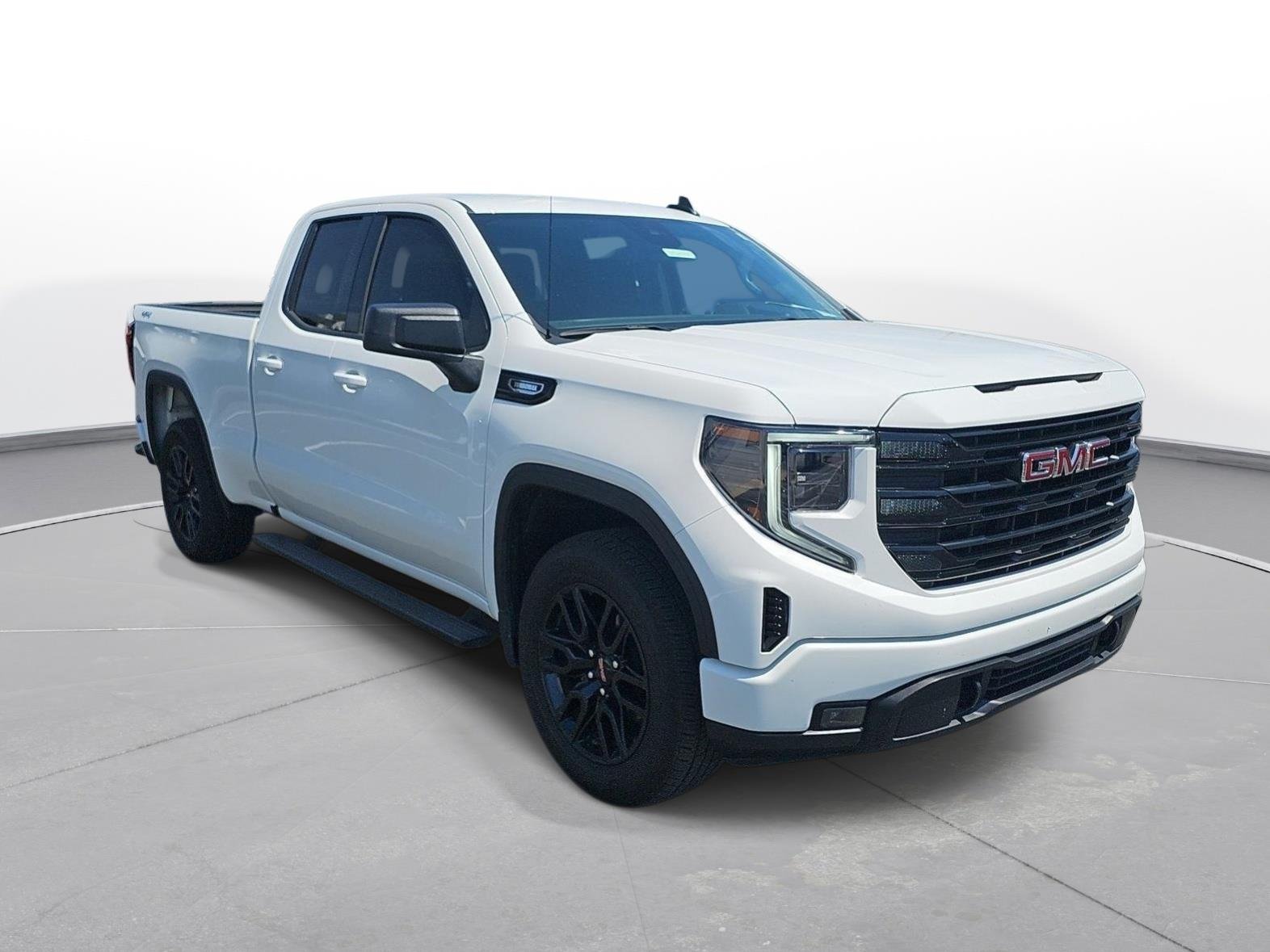 Used 2025 Summit White GMC Elevation image 3