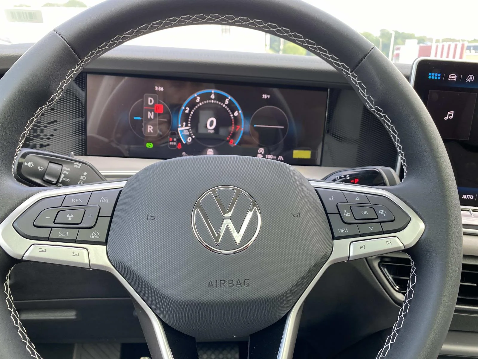 2026 Volkswagen Tiguan SE - Photo 12