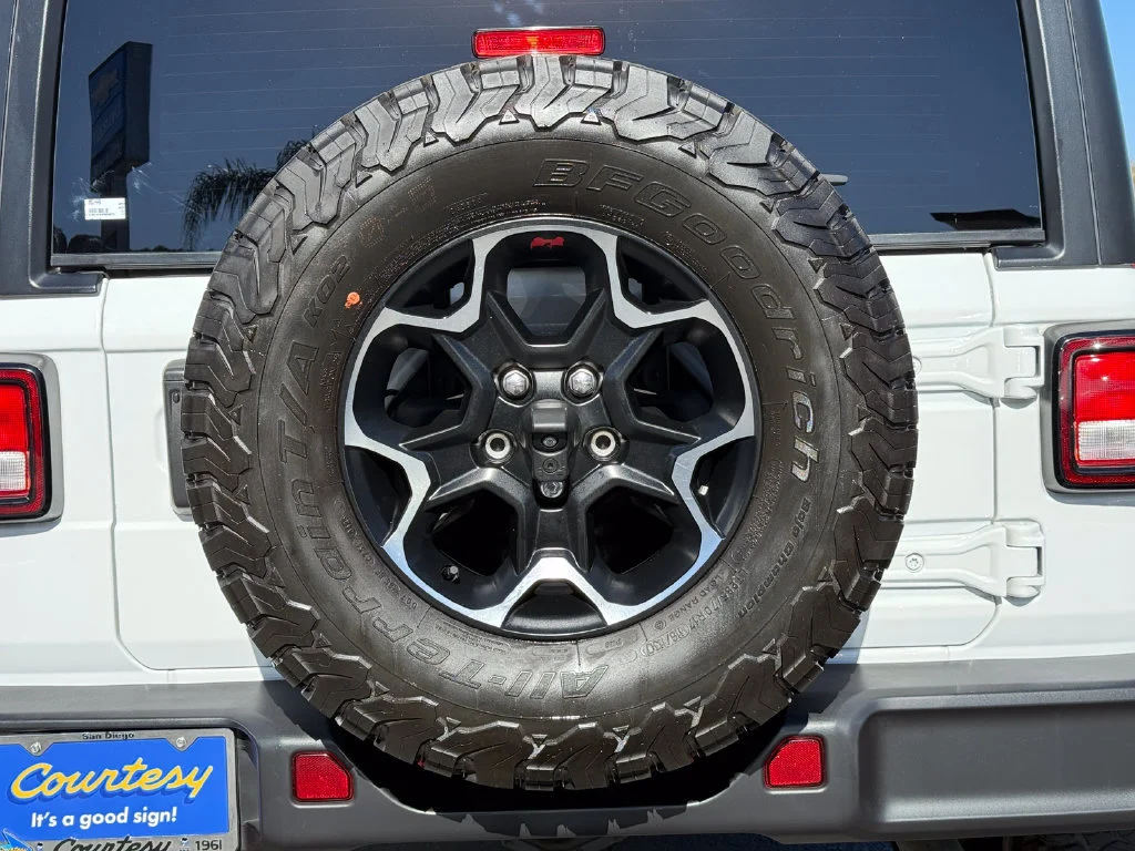 Used 2023  Jeep Rubicon image 10