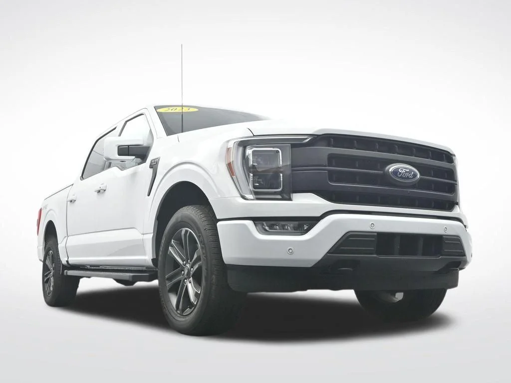 Certified Used 2023 Oxford White Ford Lariat image 39