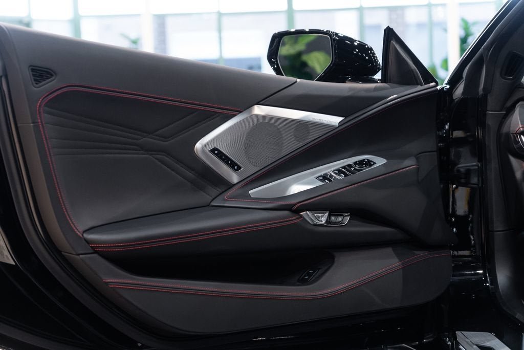 Used 2025 Black Chevrolet Z06 image 19