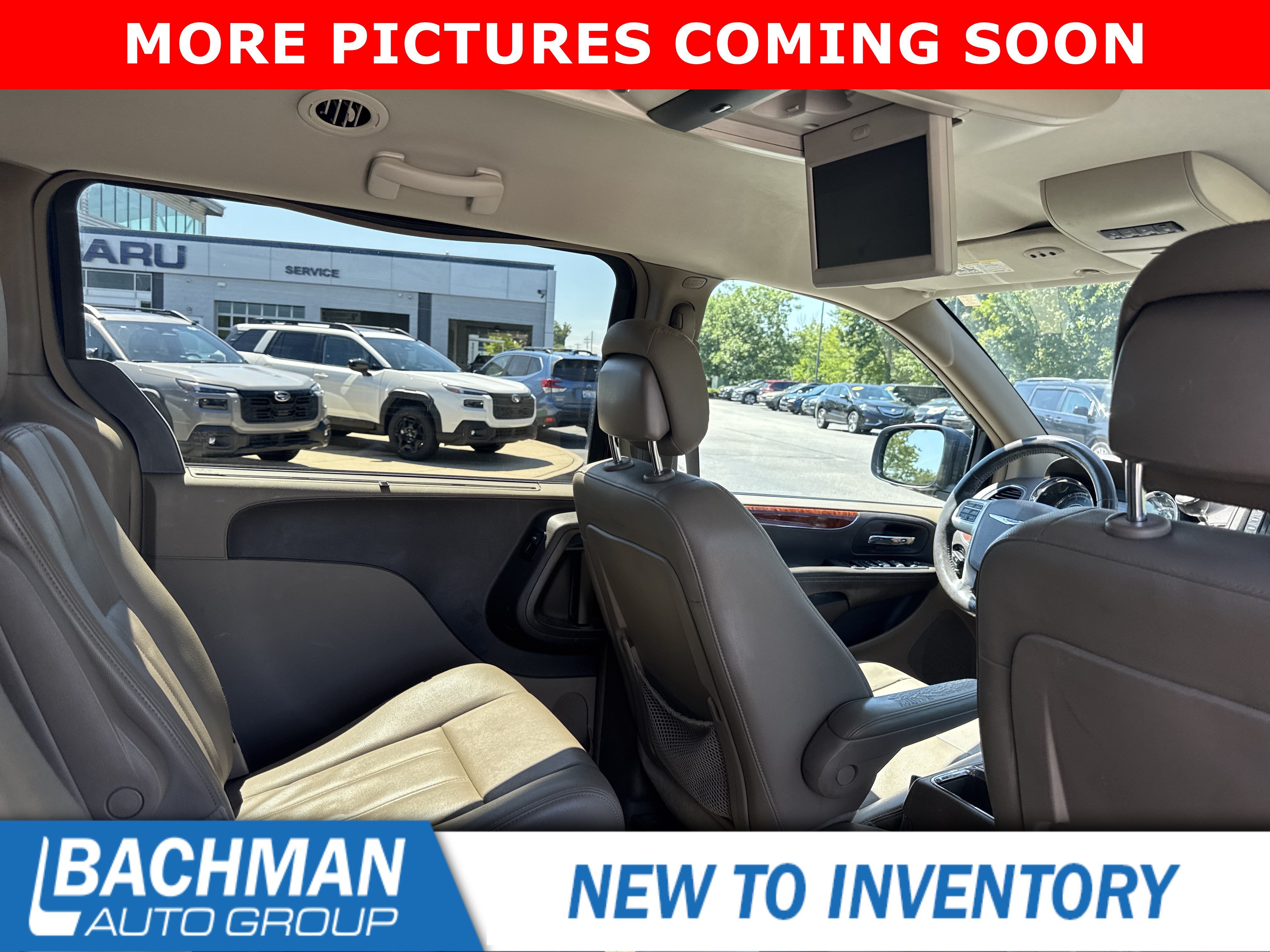 Used 2015 True Blue Pearlcoat Chrysler Touring image 7