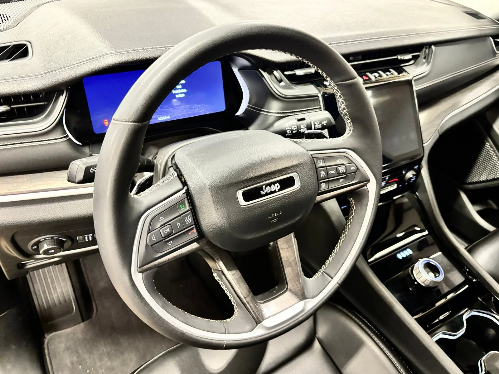 Used 2023 Black Jeep Limited image 16