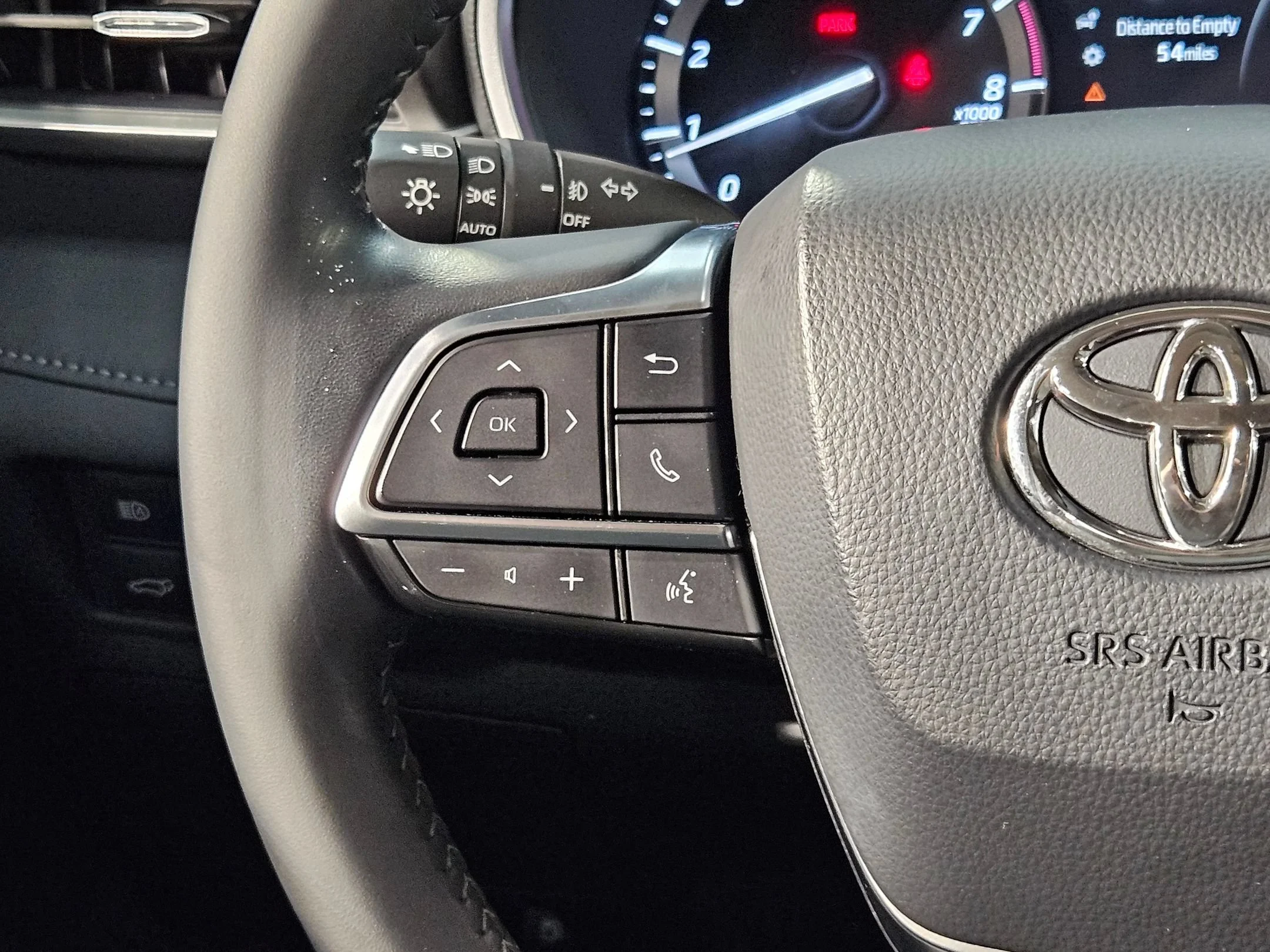 Used 2021 Blizzard Pearl Toyota XLE image 28