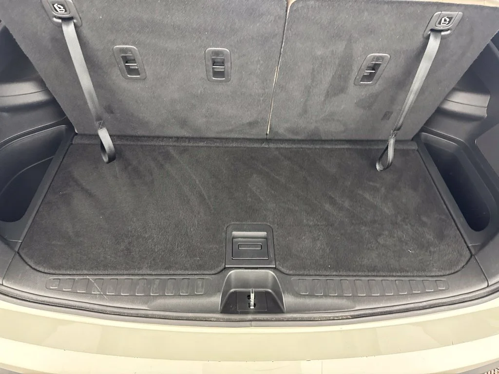Used 2017 White Honda EX-L image 34