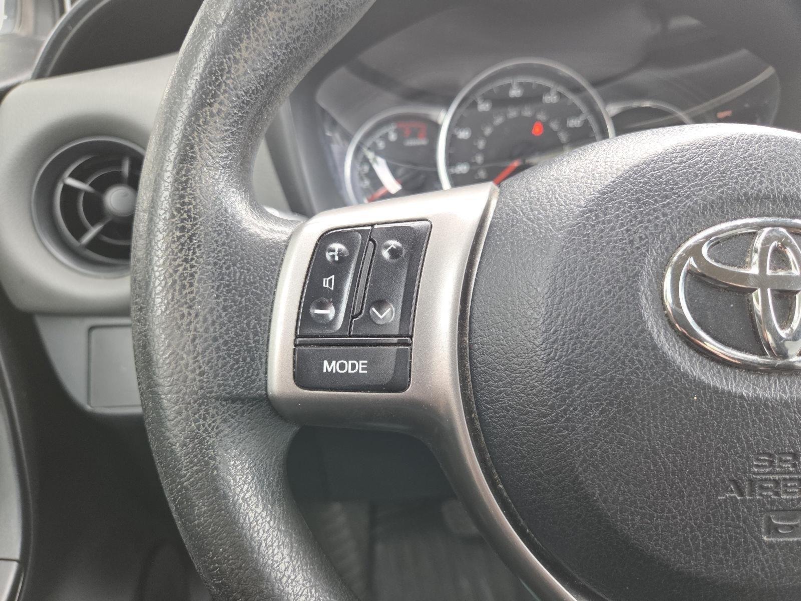 Used 2018 Ice Cap Toyota L image 23