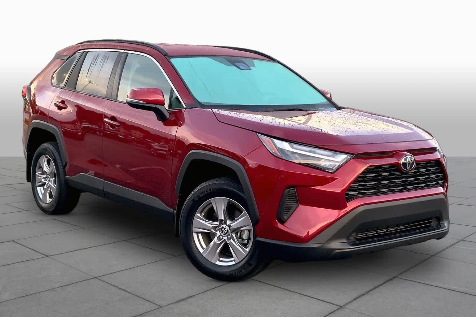 Certified Used 2025 Ruby Flare Pearl Toyota XLE image 3