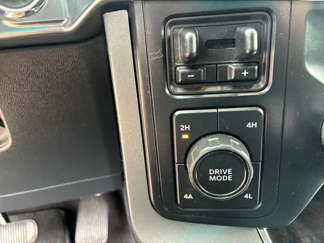 Used 2022 Stone Gray Metallic Ford Lariat image 24
