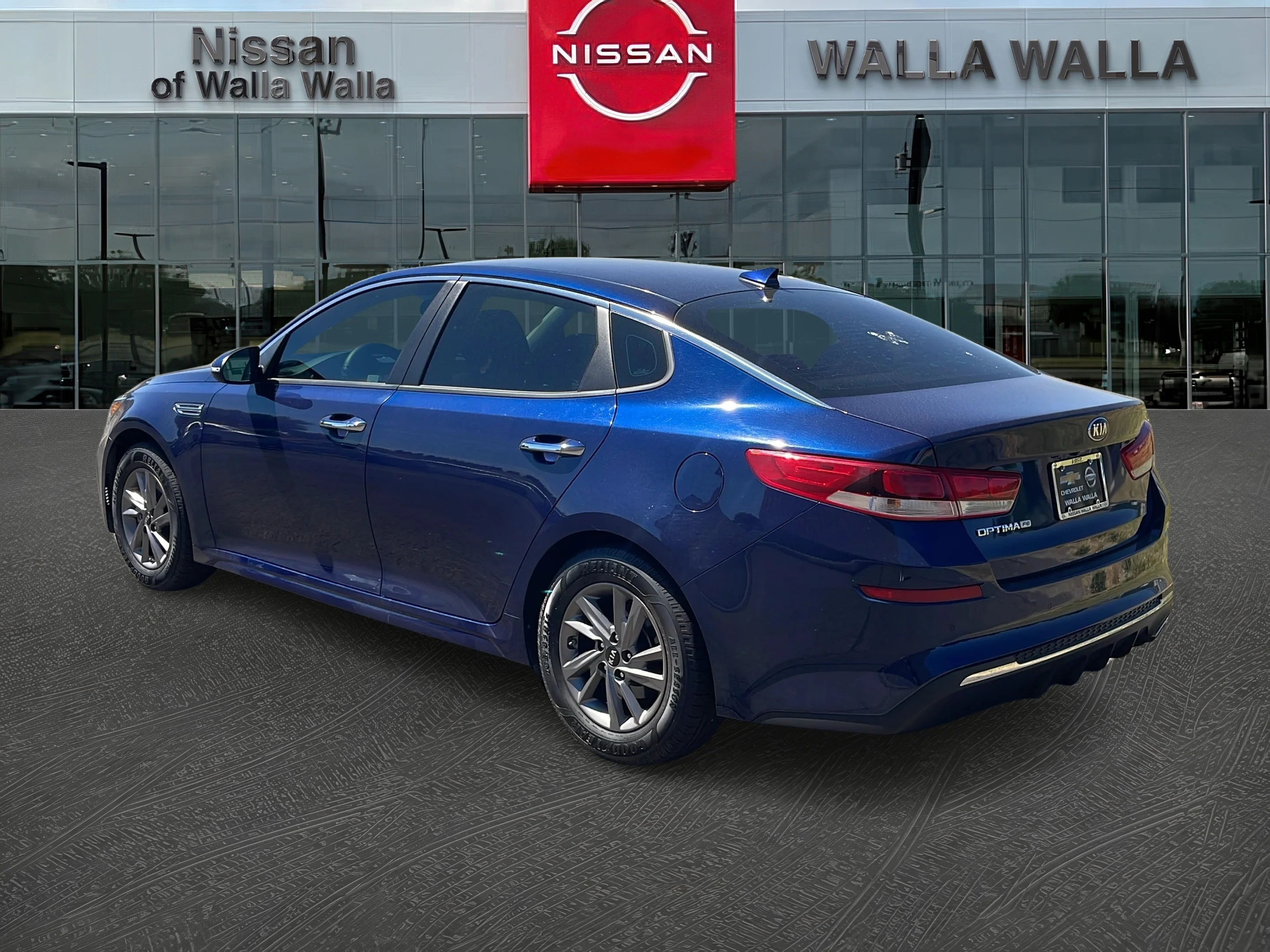 Used 2020 Blue KIA LX image 5