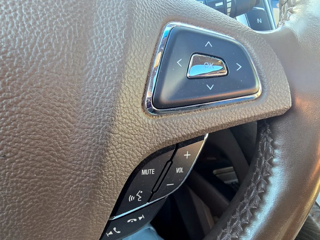 Used 2018 White Lincoln Reserve image 20