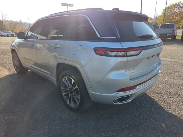 Used 2024 Silver Zynith Jeep Overland image 4