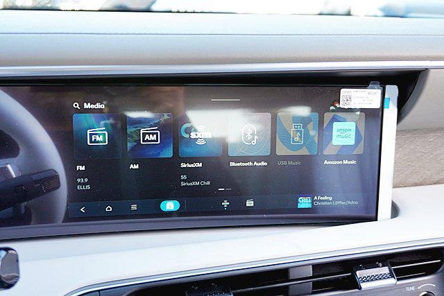 New 2026 White Hyundai SEL Premium FWD image 32