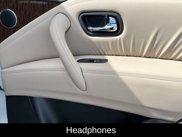 Used 2020 White Nissan Platinum image 26