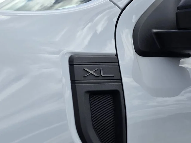 Certified Used 2025 Oxford White Ford XL image 30