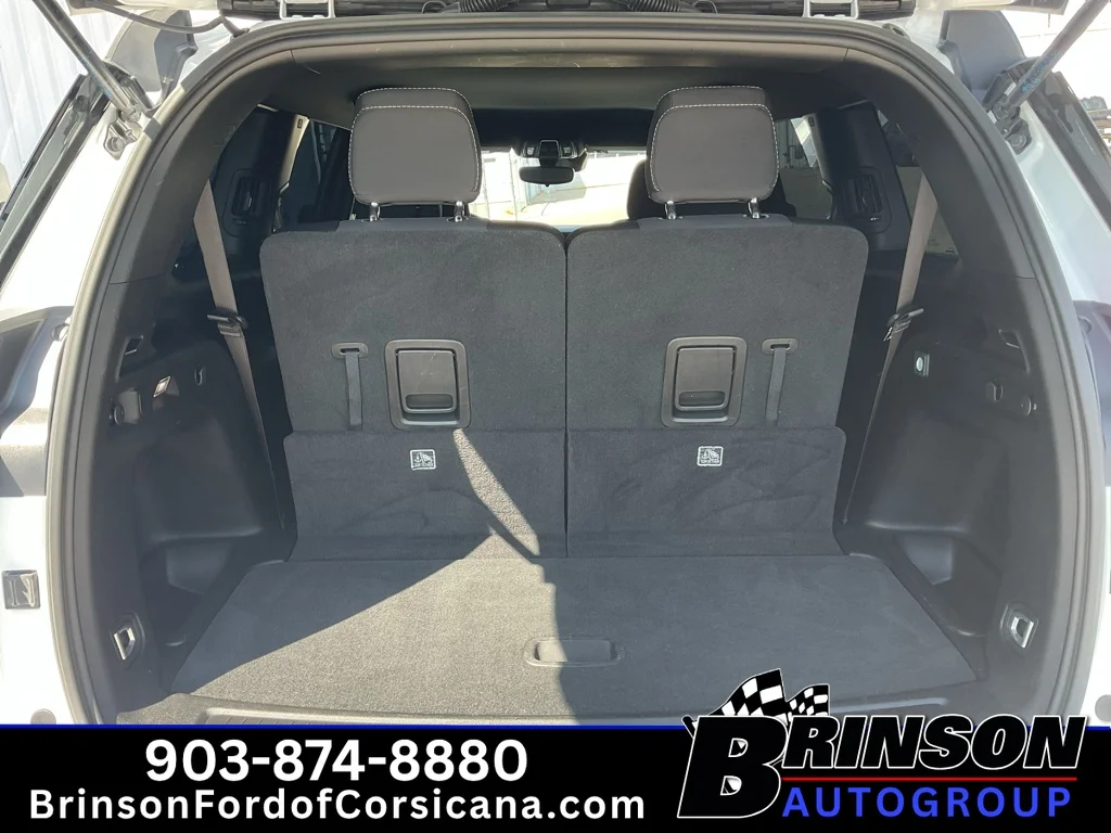 Used 2024 Bright White Clearcoat Jeep Laredo image 9