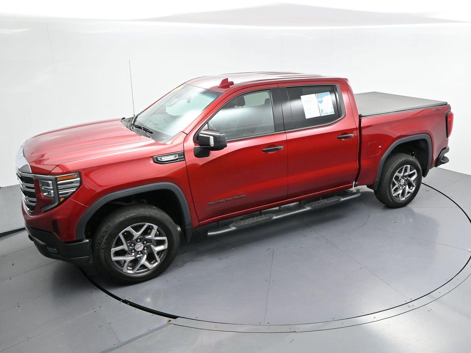 Used 2022 CAYENNE RED TINTCOAT GMC SLT image 40