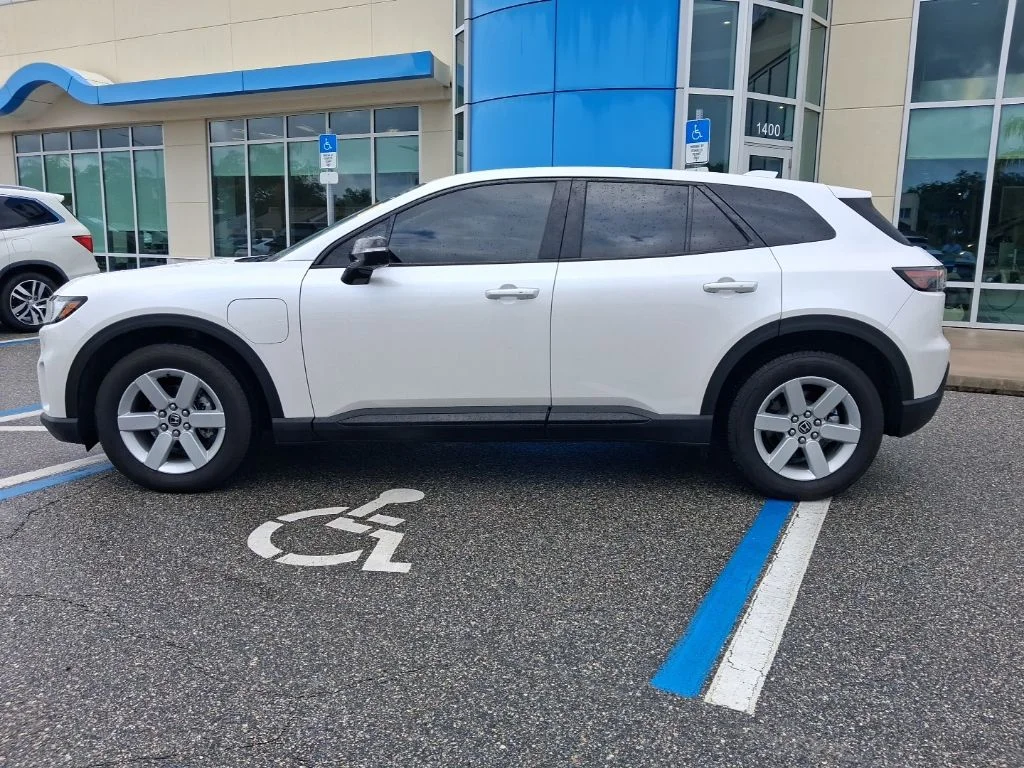 Used 2025  Honda EX image 8