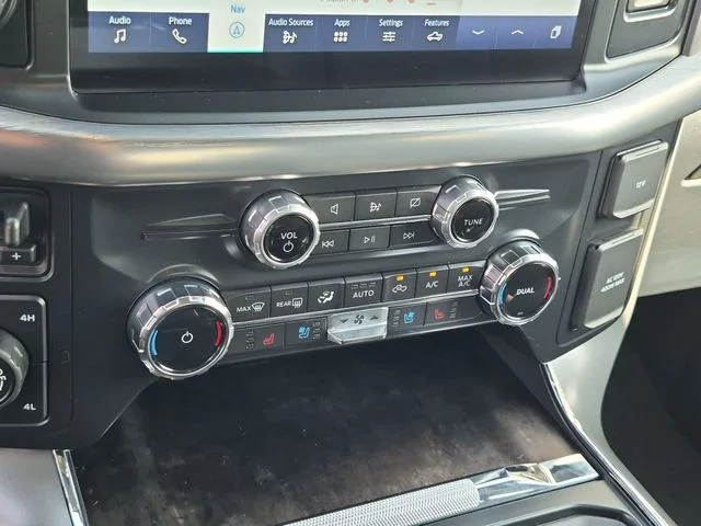 Used 2022 Silver Ford Lariat image 24