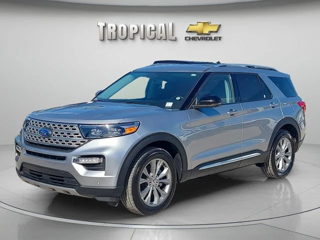 Used 2023 Silver Ford Limited image 1