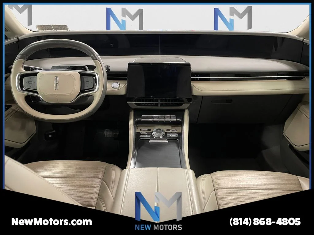 Used 2024 Black Metallic Lincoln Reserve image 10