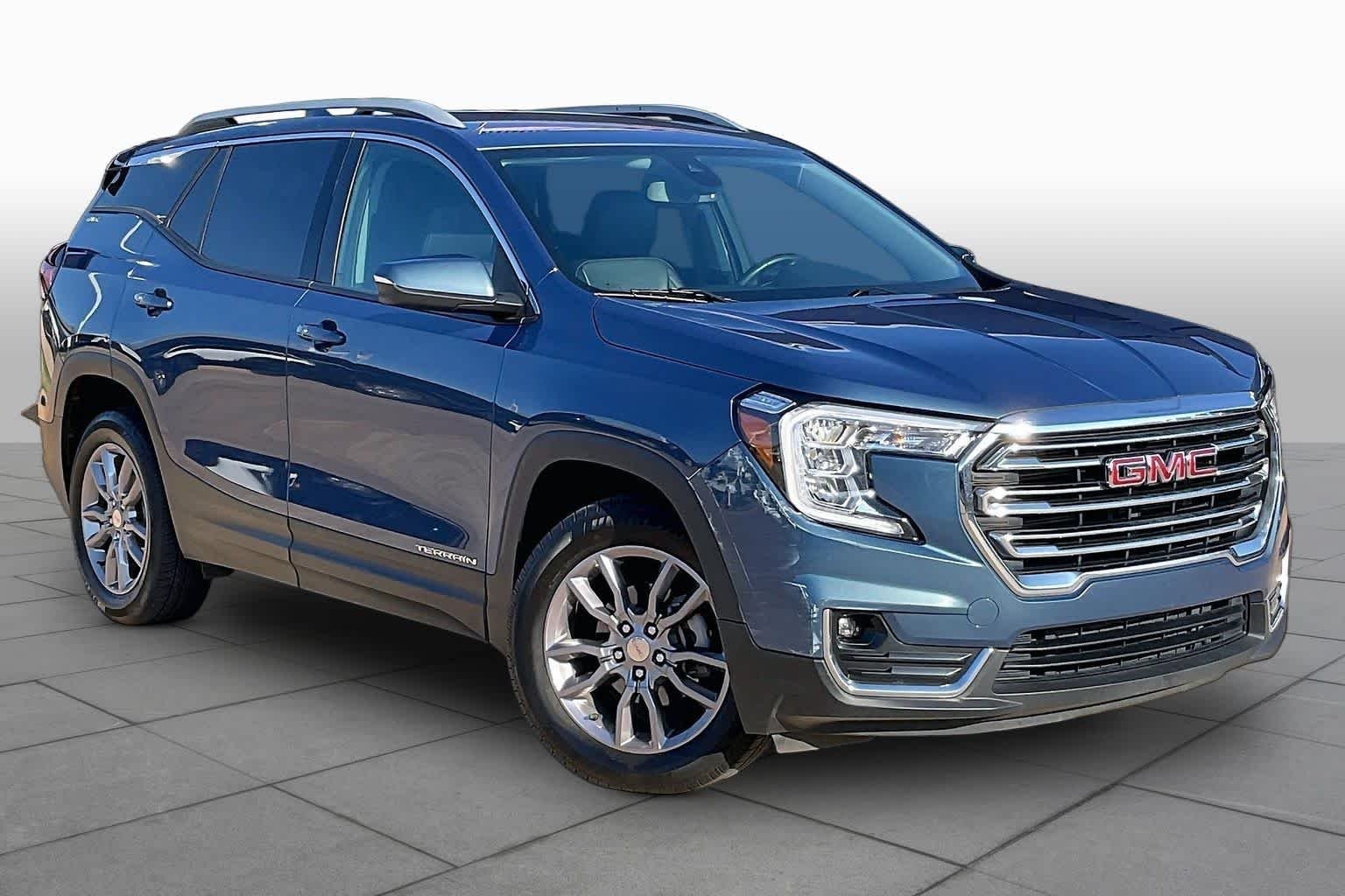 Used 2024 Downpour Metallic GMC SLT image 3
