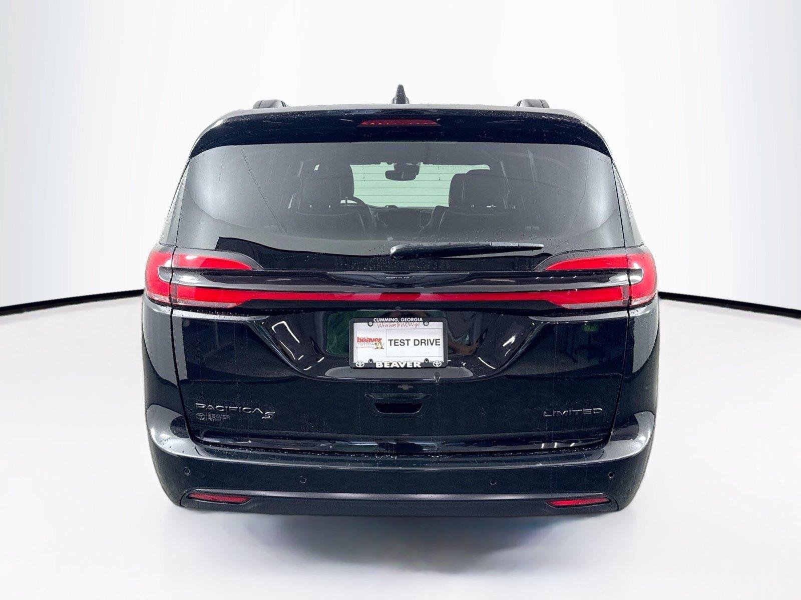 Used 2025 Diamond Black Crystal Pearlcoat Chrysler Limited image 12