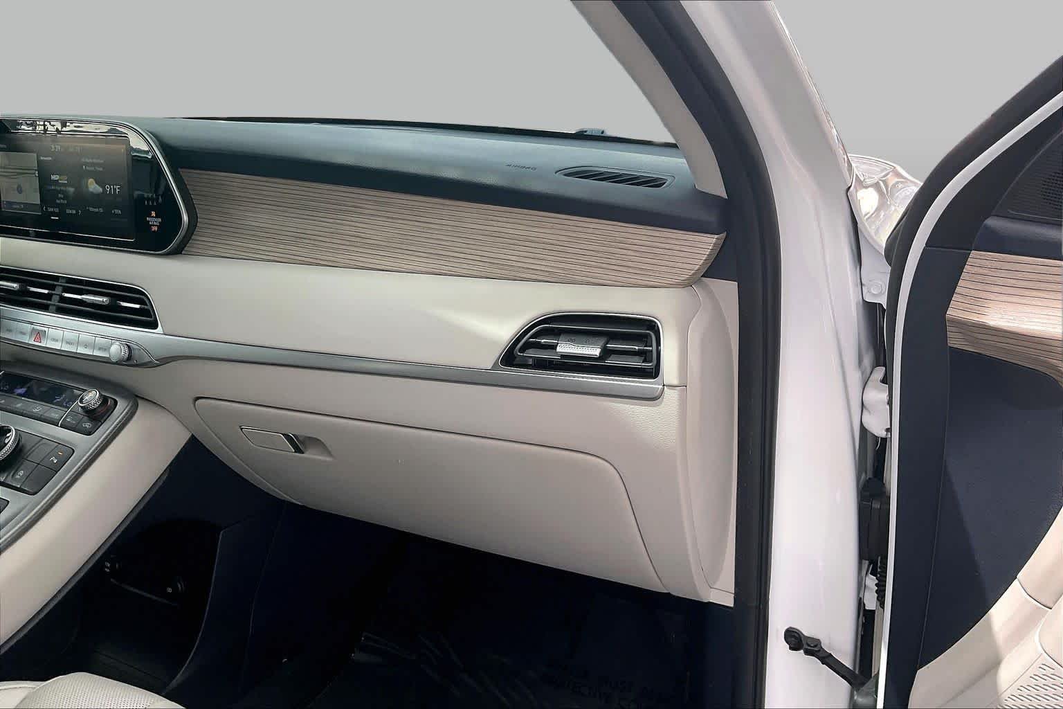 Used 2020 Hyper White Hyundai SEL image 19