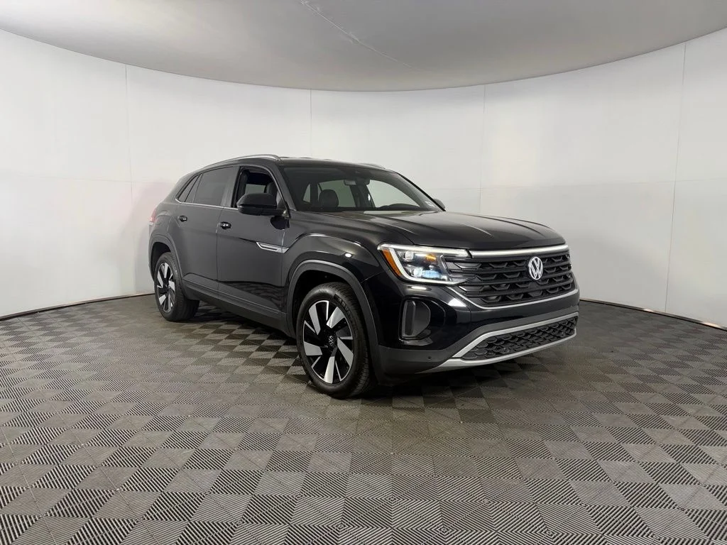2025 Volkswagen Atlas Cross Sport SE w/Tech - Photo 4