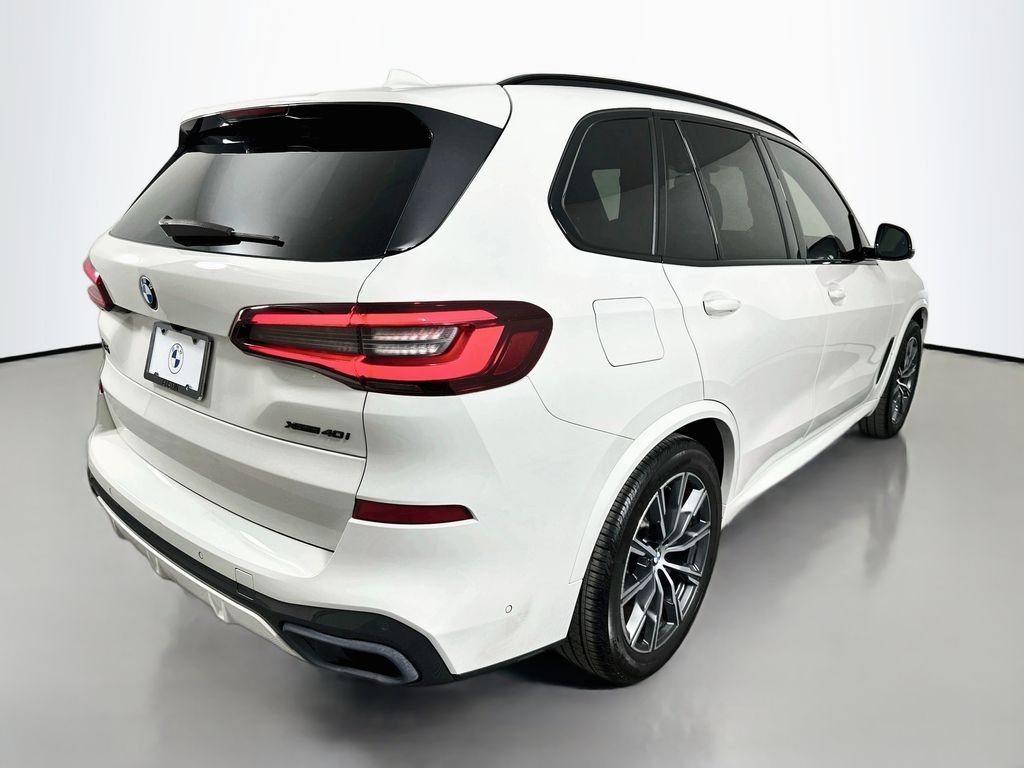Used 2022 Alpine White BMW xDrive40i image 5