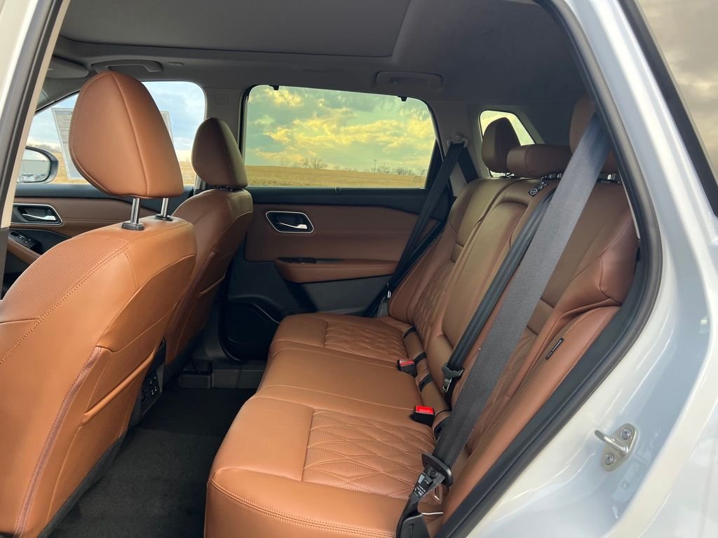 2026 Nissan Rogue Platinum - Photo 14
