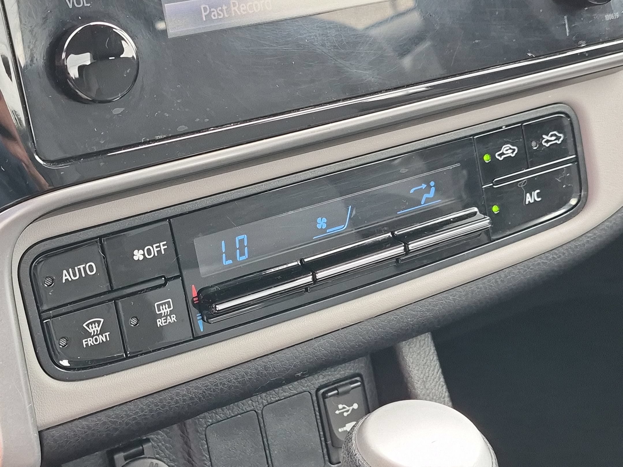 Used 2018  Toyota L image 24