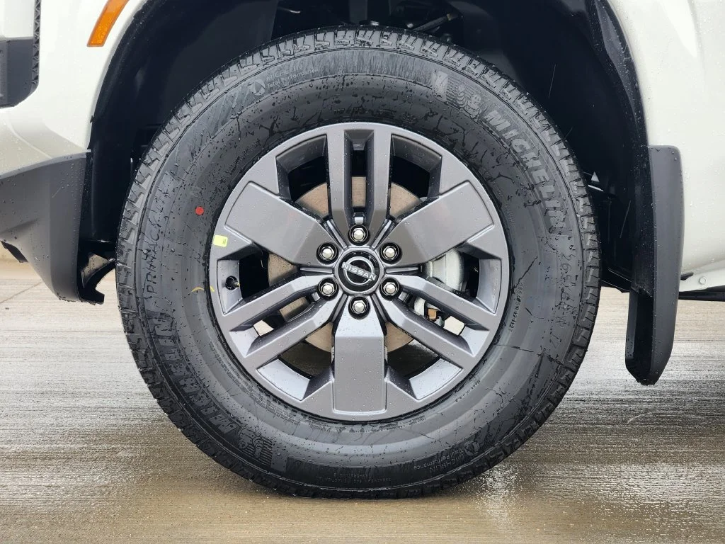 New 2027 Glacier White Nissan Crew Cab SV image 11