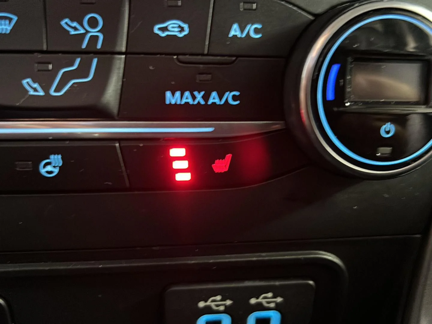 Used 2019 Shadow Black Ford SES image 7