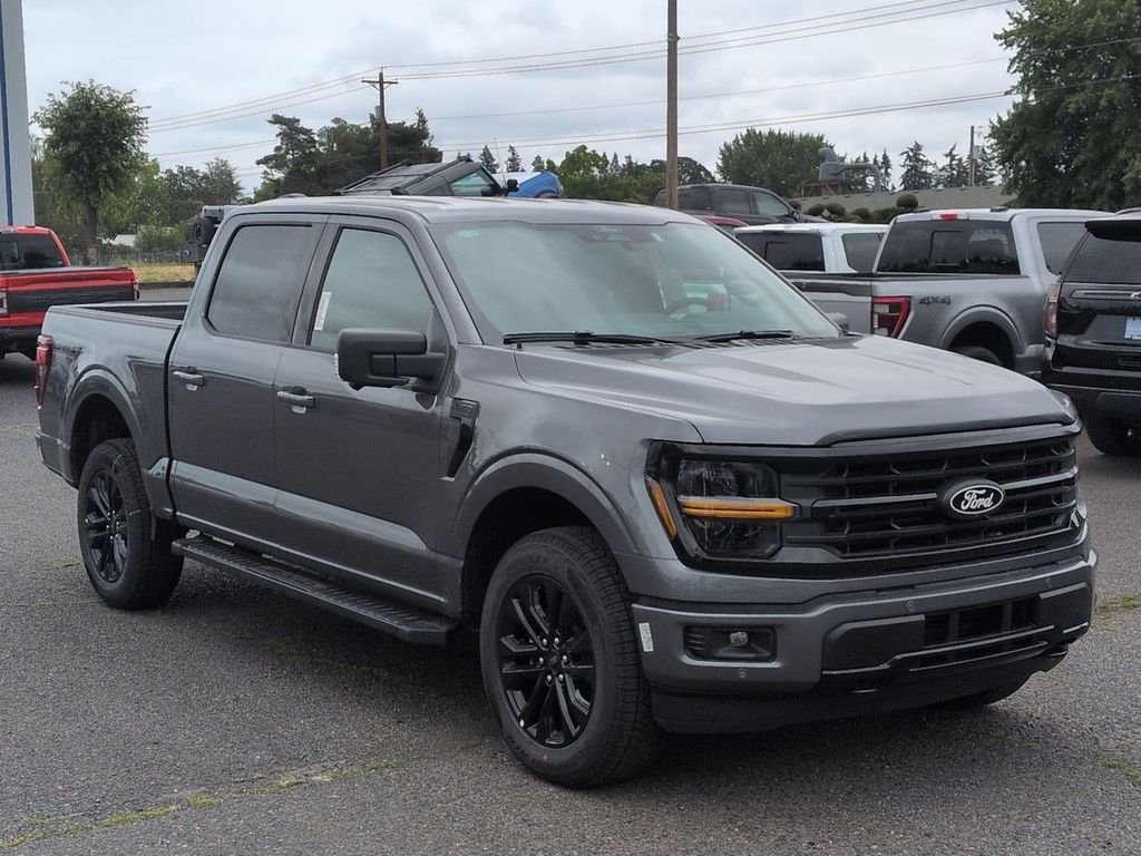 New 2026 Carbonized Gray Metallic Ford XLT image 40