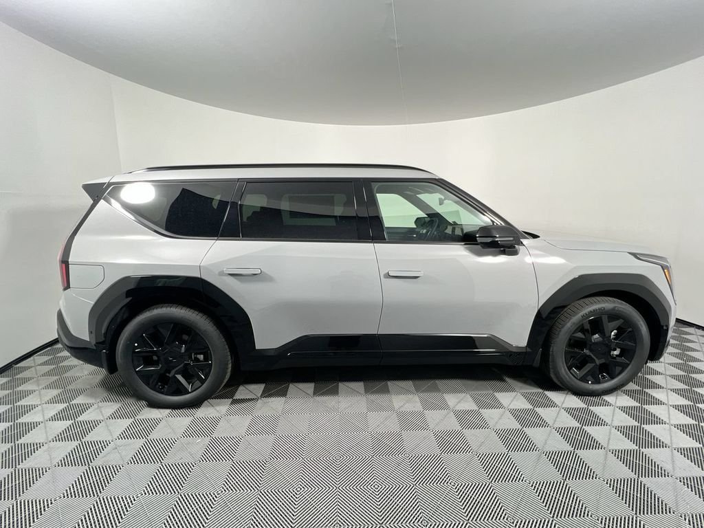 New 2026 Wolf Gray Kia Land AWD image 2