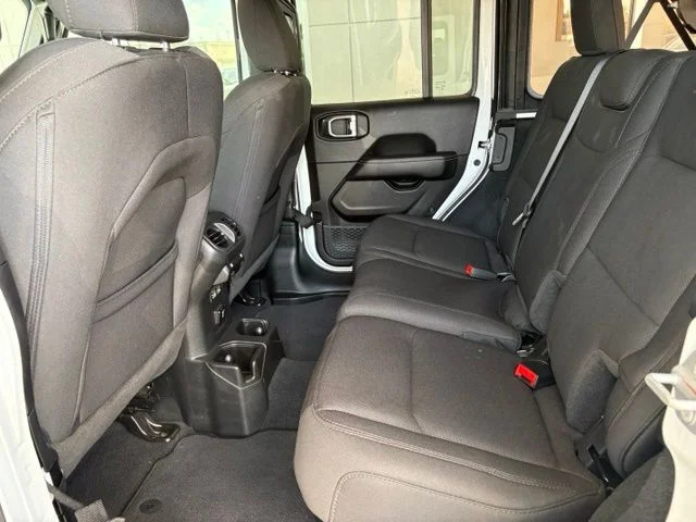 Used 2023 White Jeep Sahara image 30