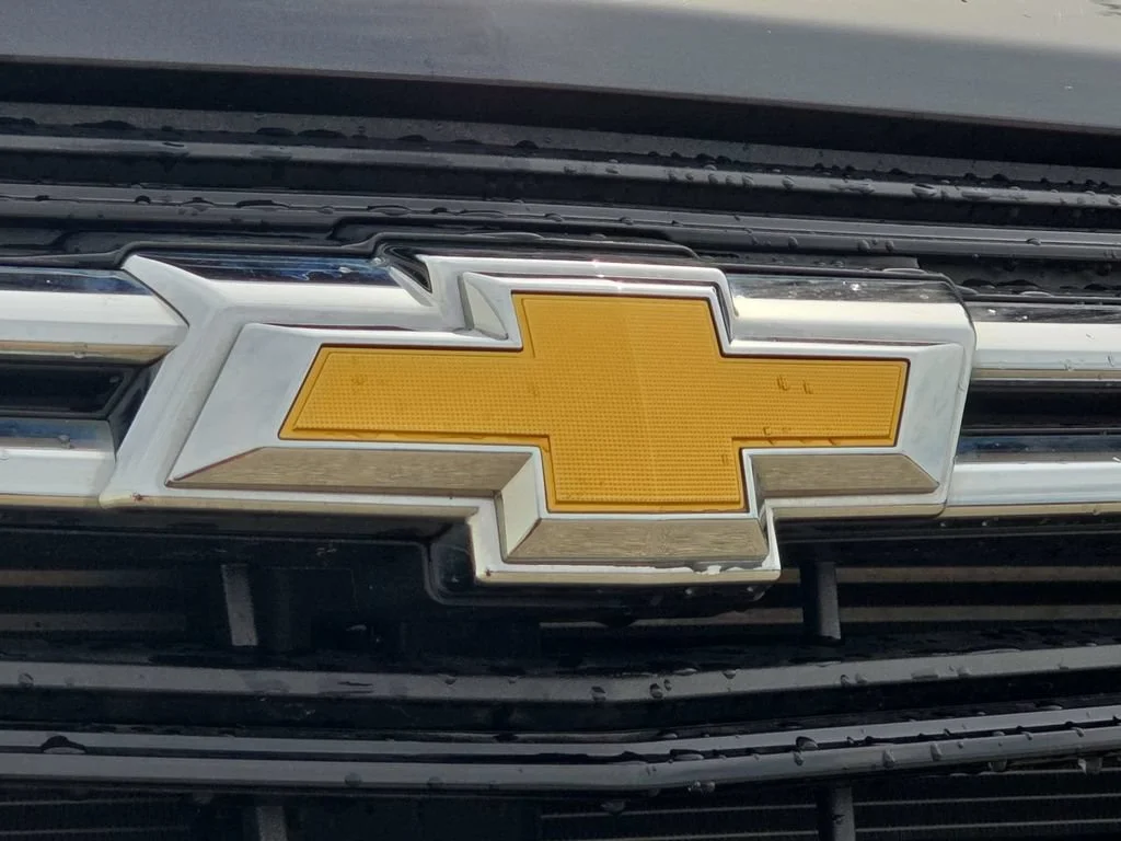 Used 2023 IRON GRAY METALLIC Chevrolet LT image 32